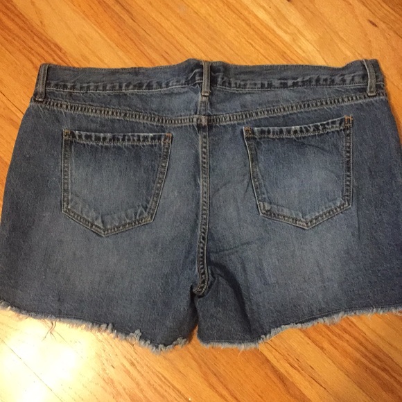 Jean Shorts with tears - Picture 5 of 5